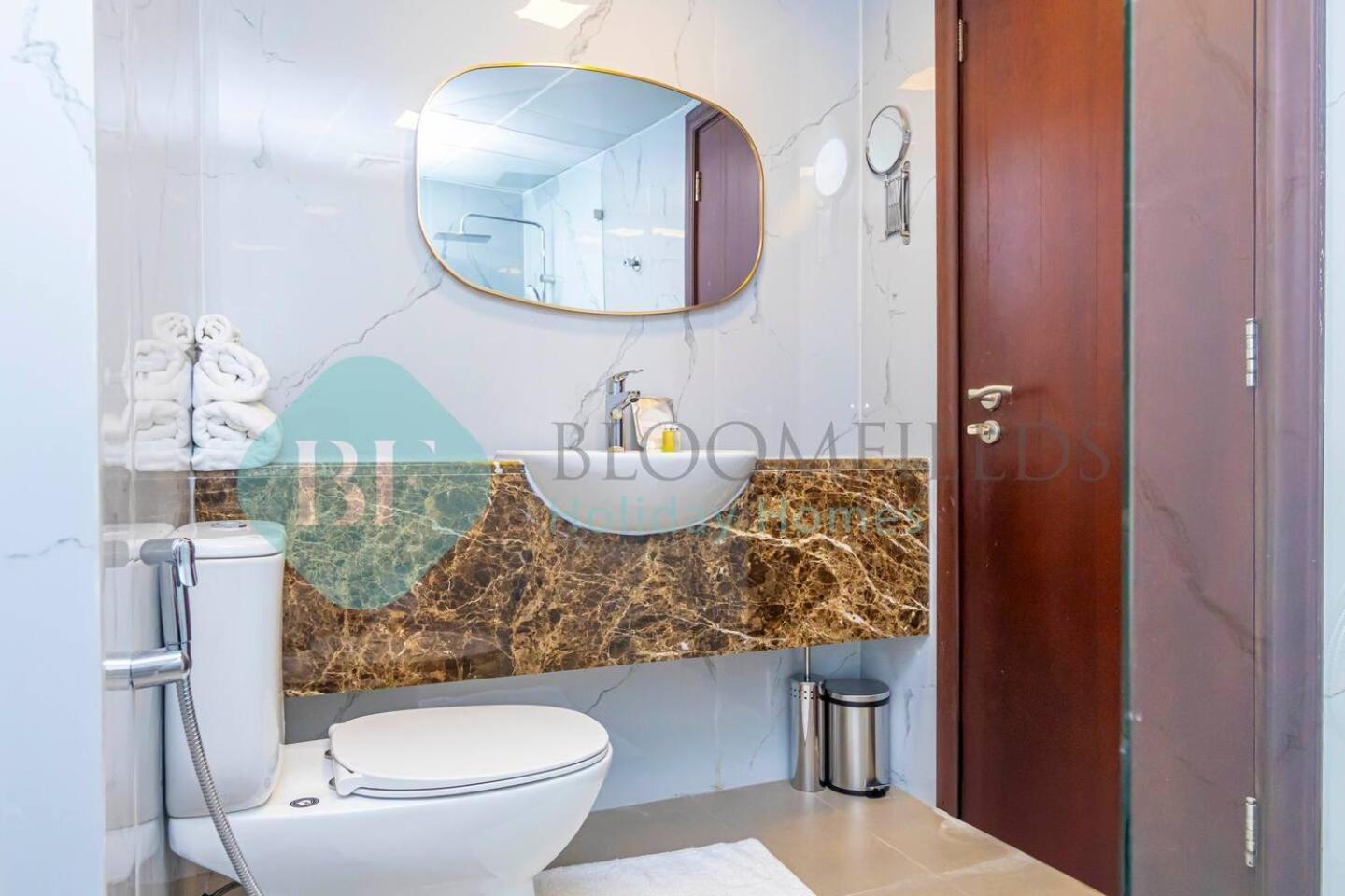 Appartamento Bloomfields Hidden Gem 1Br In Elyacout Tower Abu Dhabi Esterno foto